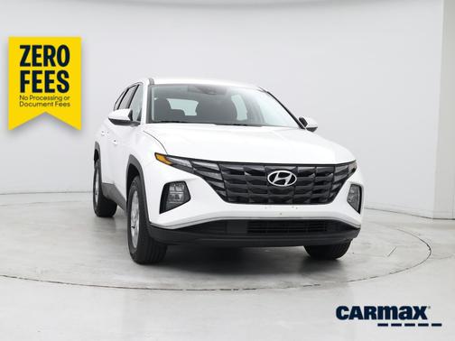 White 2023 Hyundai TUCSON SE