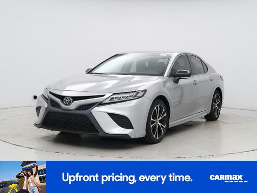Silver 2018 Toyota Camry SE