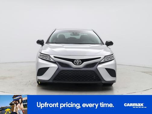 Silver 2018 Toyota Camry SE