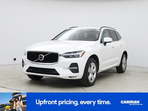 2022 Volvo XC60 B5 Momentum