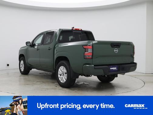 Green 2022 Nissan Frontier SV
