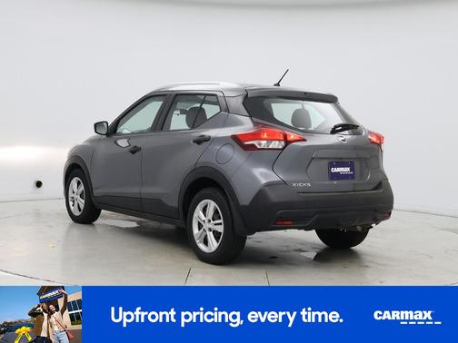 Gray 2019 Nissan Kicks SV