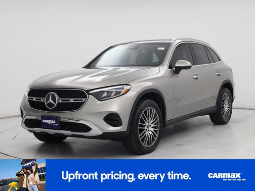 Gold 2023 Mercedes-Benz GLC 300
