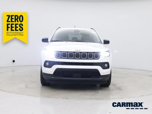 White 2022 Jeep Compass Latitude