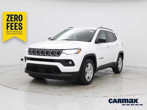 White 2022 Jeep Compass Latitude