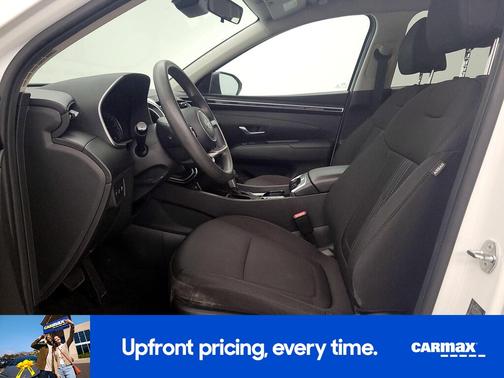White 2023 Hyundai TUCSON SEL