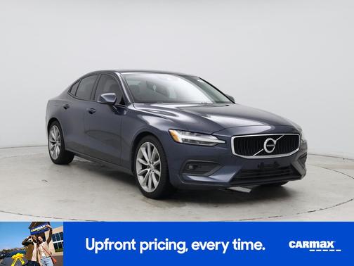 2021 Volvo S60 T6 Momentum