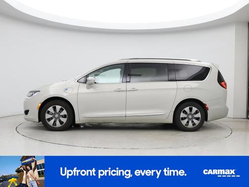 2017 Chrysler Pacifica Hybrid Platinum