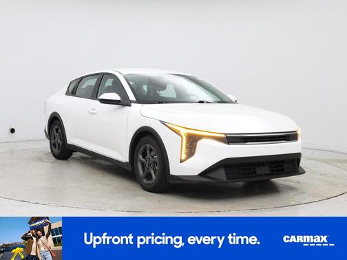 White 2025 Kia K4 LXS