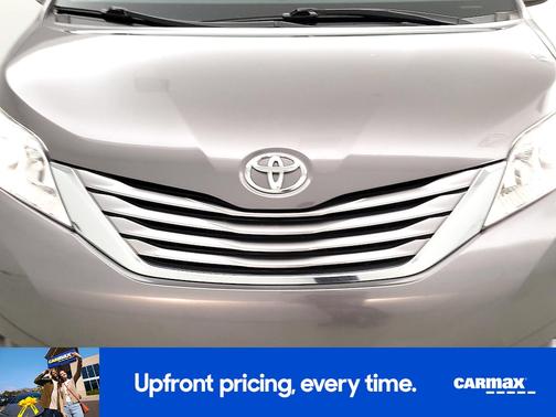 Gray 2017 Toyota Sienna XLE
