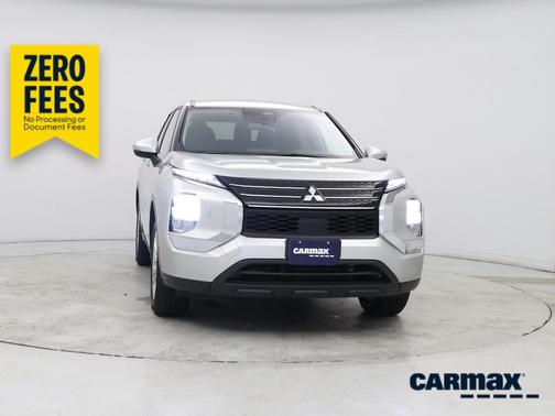 Silver 2023 Mitsubishi Outlander ES
