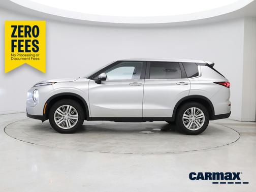 Silver 2023 Mitsubishi Outlander ES