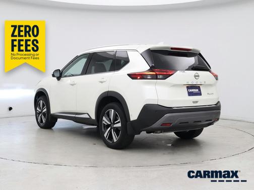 White 2023 Nissan Rogue SL