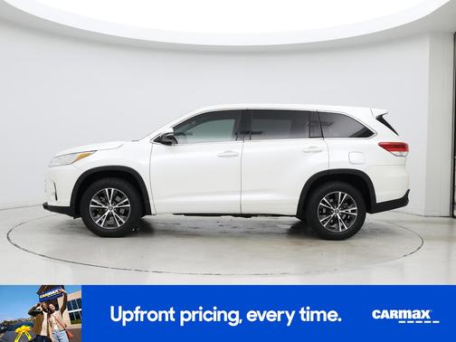 White 2018 Toyota Highlander LE