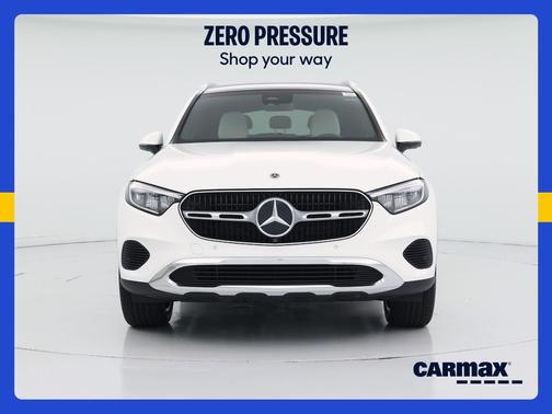 White 2024 Mercedes-Benz GLC 300