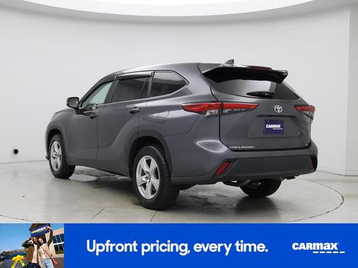 Gray 2023 Toyota Highlander L