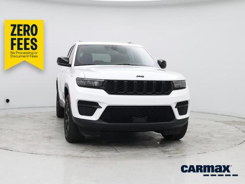 White 2024 Jeep Grand Cherokee Altitude