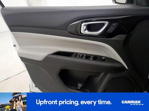 White 2022 Jeep Compass Limited
