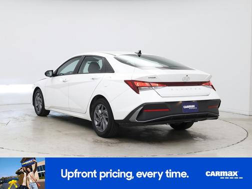 White 2024 Hyundai ELANTRA SEL