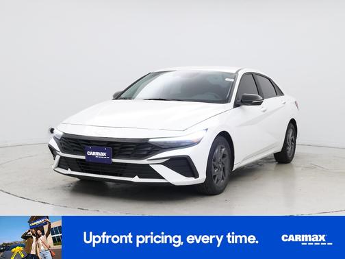 White 2024 Hyundai ELANTRA SEL