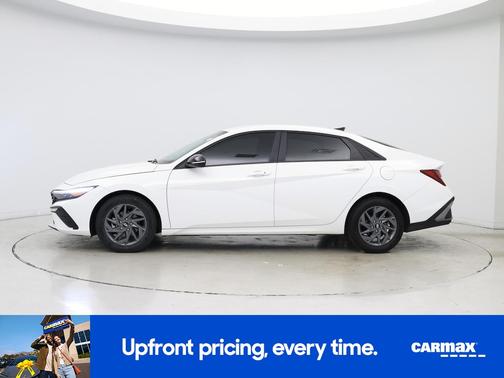 White 2024 Hyundai ELANTRA SEL