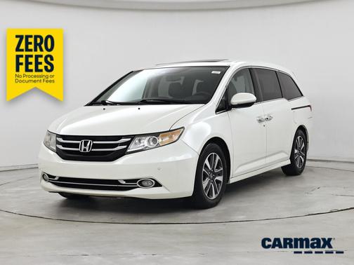 White 2017 Honda Odyssey Touring Elite