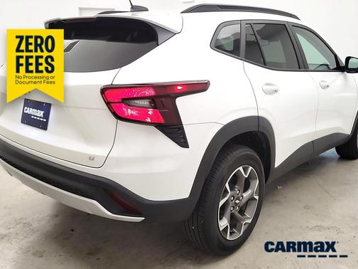White 2025 Chevrolet Trax LT