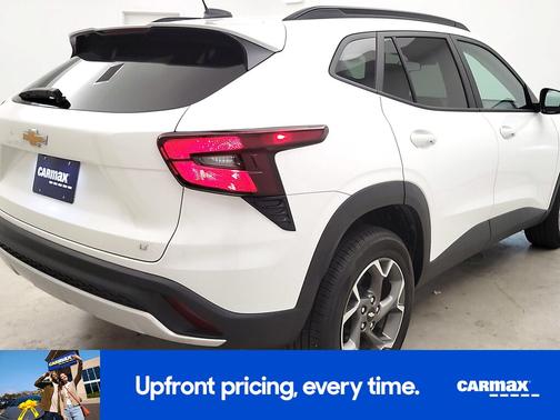White 2025 Chevrolet Trax LT