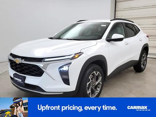 White 2025 Chevrolet Trax LT