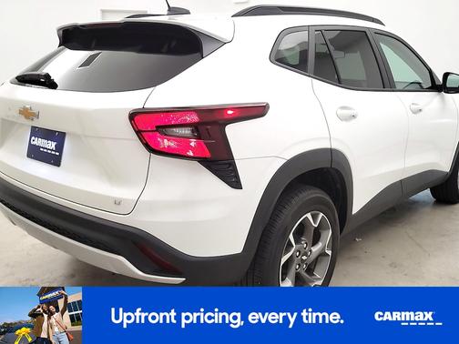 White 2025 Chevrolet Trax LT