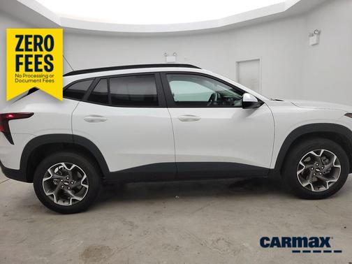 White 2025 Chevrolet Trax LT