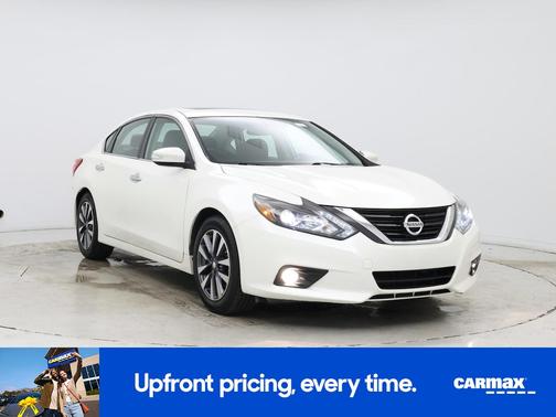 White 2016 Nissan Altima SL