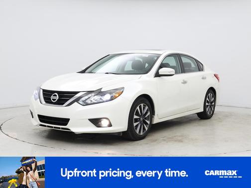 White 2016 Nissan Altima SL