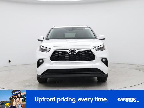 White 2026 Toyota Highlander Hybrid XLE
