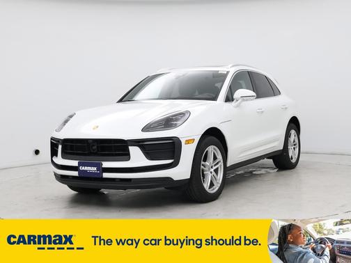 2022 Porsche Macan Base (PDK)