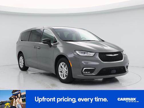 Gray 2025 Chrysler Pacifica Select