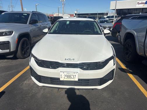 Snow White Pearl 2025 Kia K5 LXS