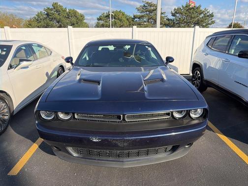 2016 Dodge Challenger SXT