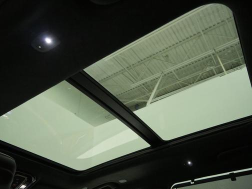 Diamond Black Crystal Pearlcoat 2023 Jeep Grand Cherokee L Summit Reserve