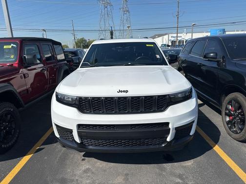 2022 Jeep Grand Cherokee L Altitude