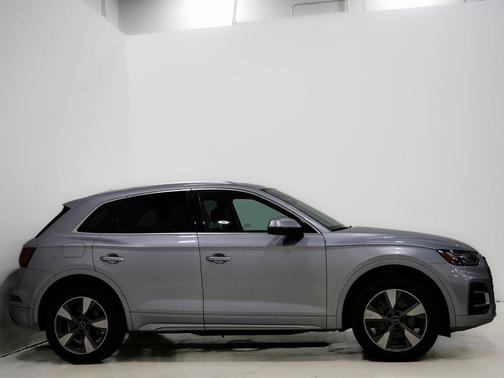 2023 Audi Q5 40 Premium Plus