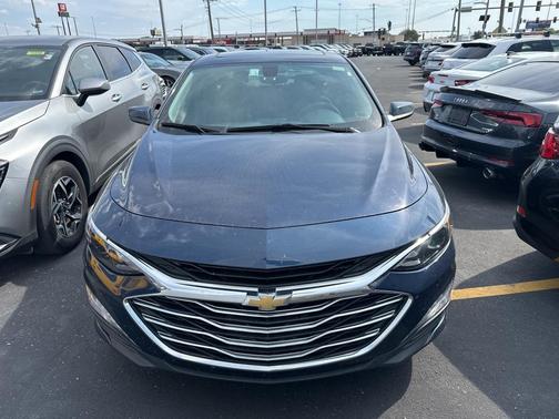 2022 Chevrolet Malibu FWD LT