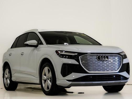 2022 Audi e-tron Premium Plus