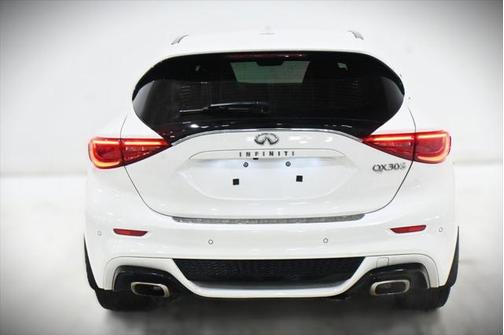 2018 INFINITI QX30 Sport
