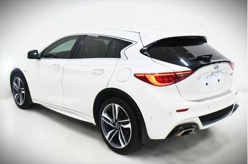 2018 INFINITI QX30 Sport