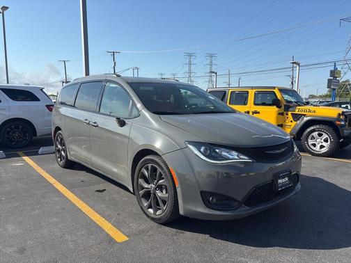 2020 Chrysler Pacifica Red S Edition