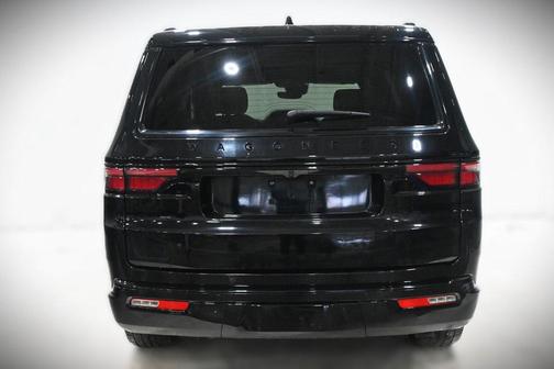 2022 Jeep Wagoneer Series III Carbide 4x4