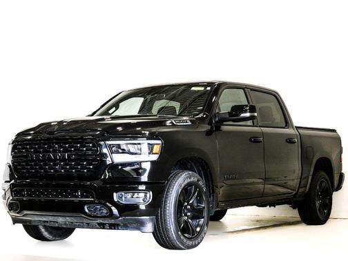 Diamond Black Crystal Pearlcoat 2023 RAM 1500 Big Horn/Lone Star