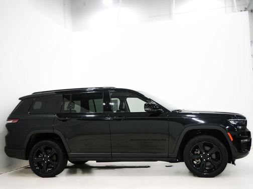 Diamond Black Crystal Pearlcoat 2023 Jeep Grand Cherokee L Limited