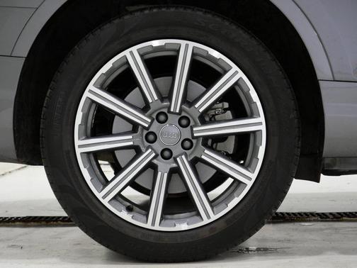 2019 Audi Q7 45 Premium Plus